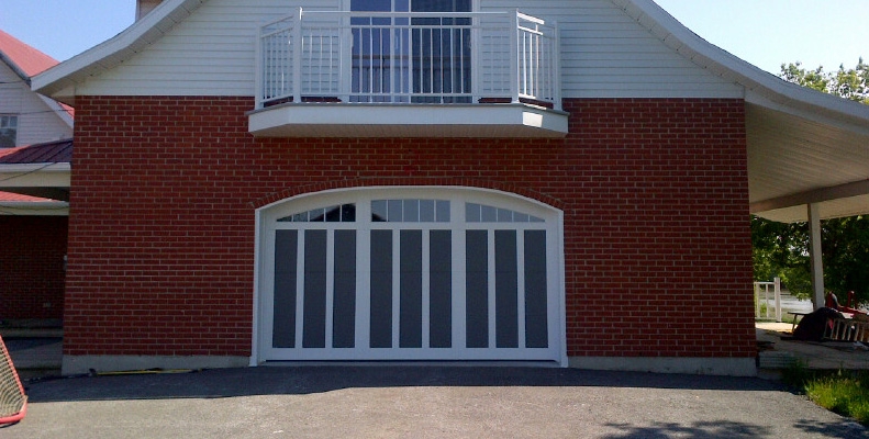 Portes de garage résidentielles | Collection Seigneurie – Montarville | R-16